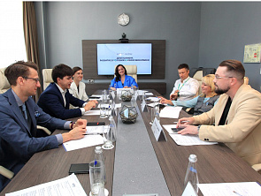 Ангелина Анищенко, исполнительный директор ВЗКСМ выступила экспертом на бизнес-завтраке РБК Тюмень
